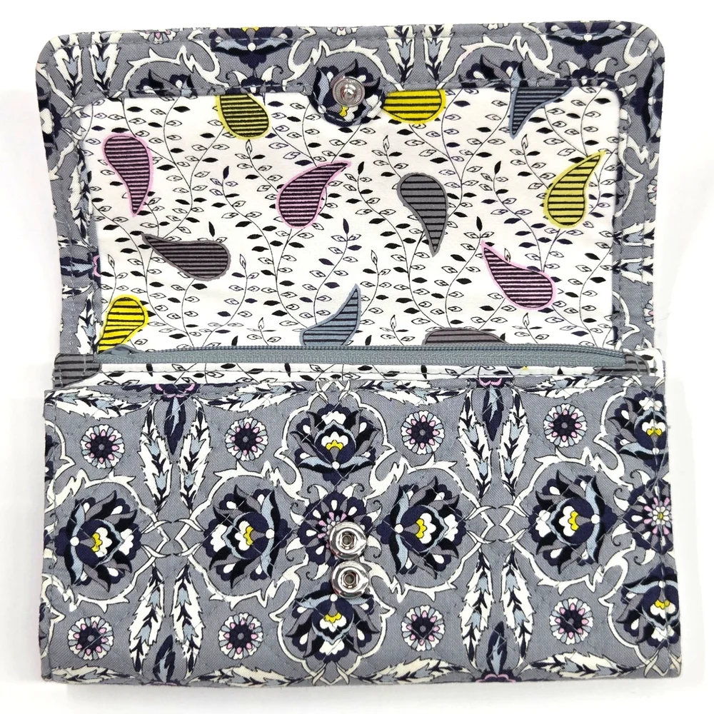 Vera Bradley Plaza Tile Floral Geometric RFID Large Tab Wallet Spring 2021 NWOT - Picture 5 of 16